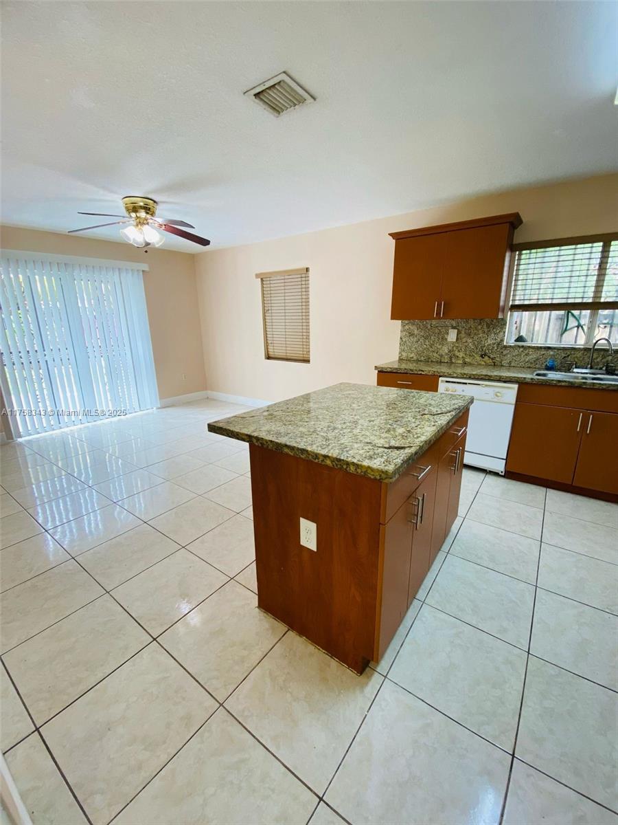 25356 Sw 135th Ct Property Photo 3