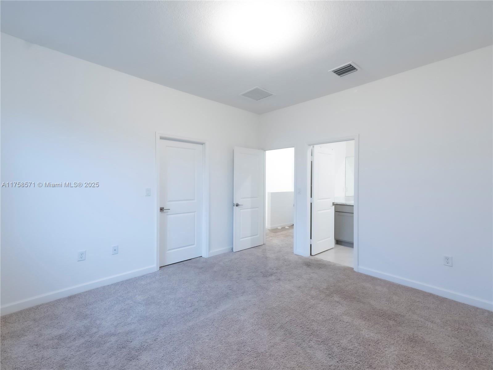 1140 Sw 7th Ct Property Photo 13