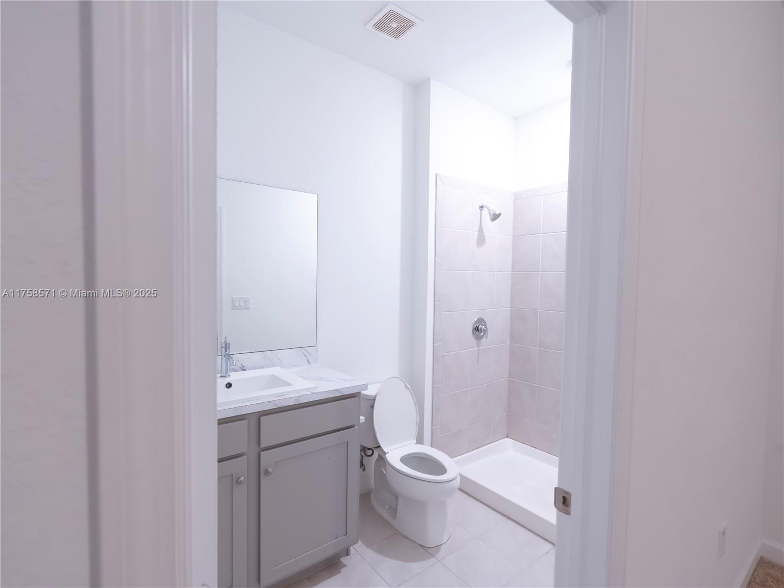 1140 Sw 7th Ct Property Photo 14