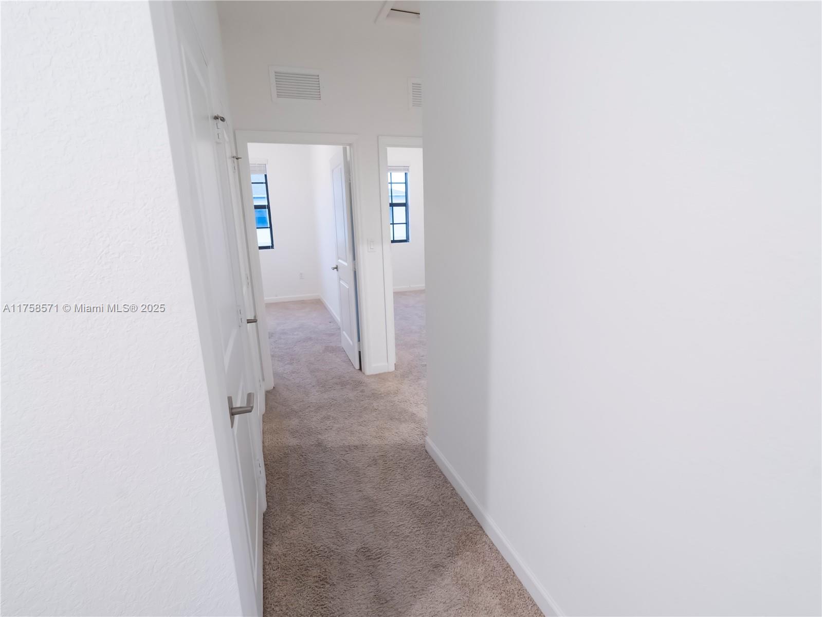 1140 Sw 7th Ct Property Photo 15