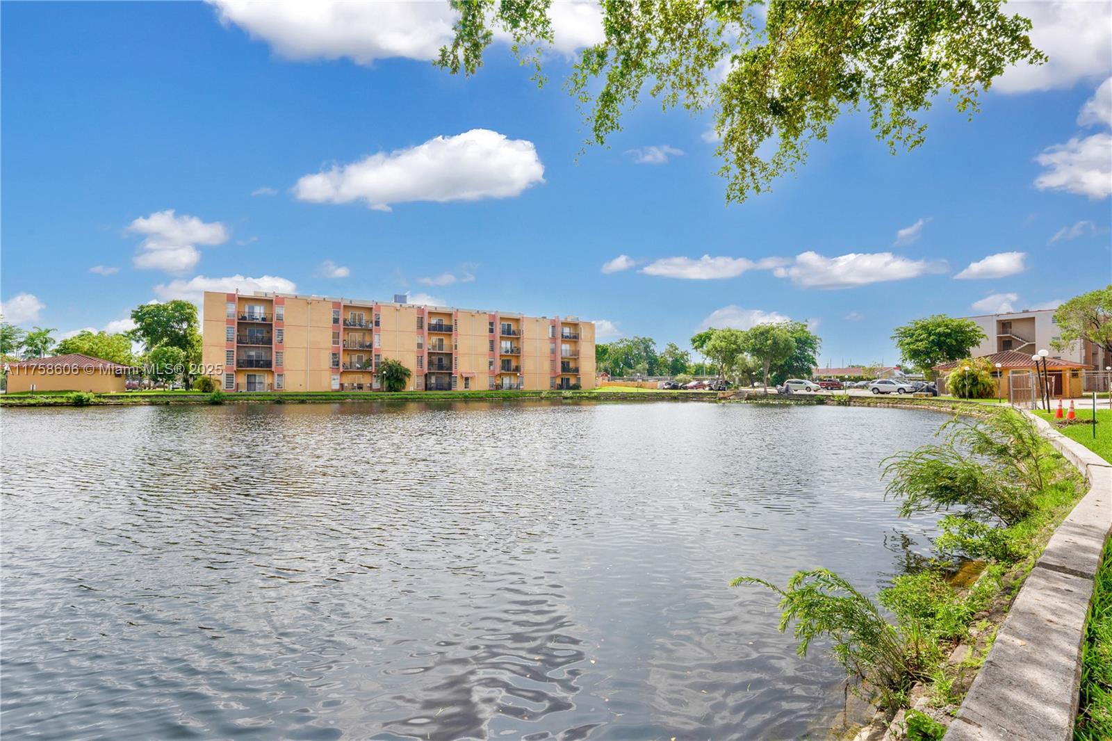 4705 Nw 7th St 101-7 Property Photo 17