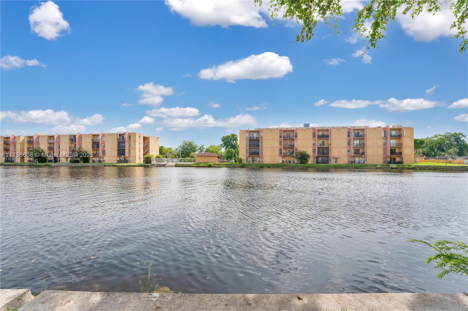 4705 Nw 7th St 101-7 Property Photo 19