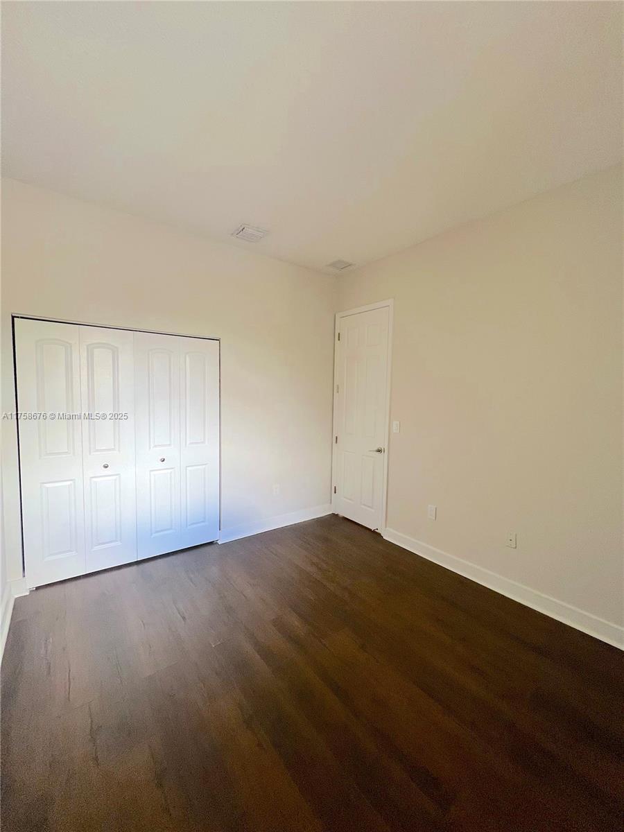 933 Ne 42nd Pl 933 Property Photo 18