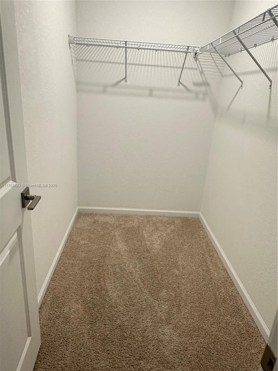 2431 Se 10th Ct Property Photo 17