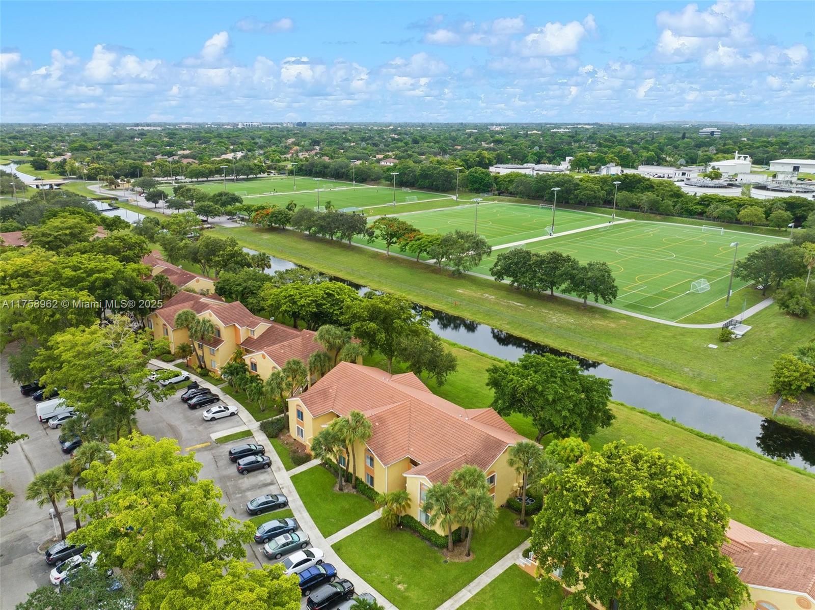 997 Coral Club Dr 997 Property Photo