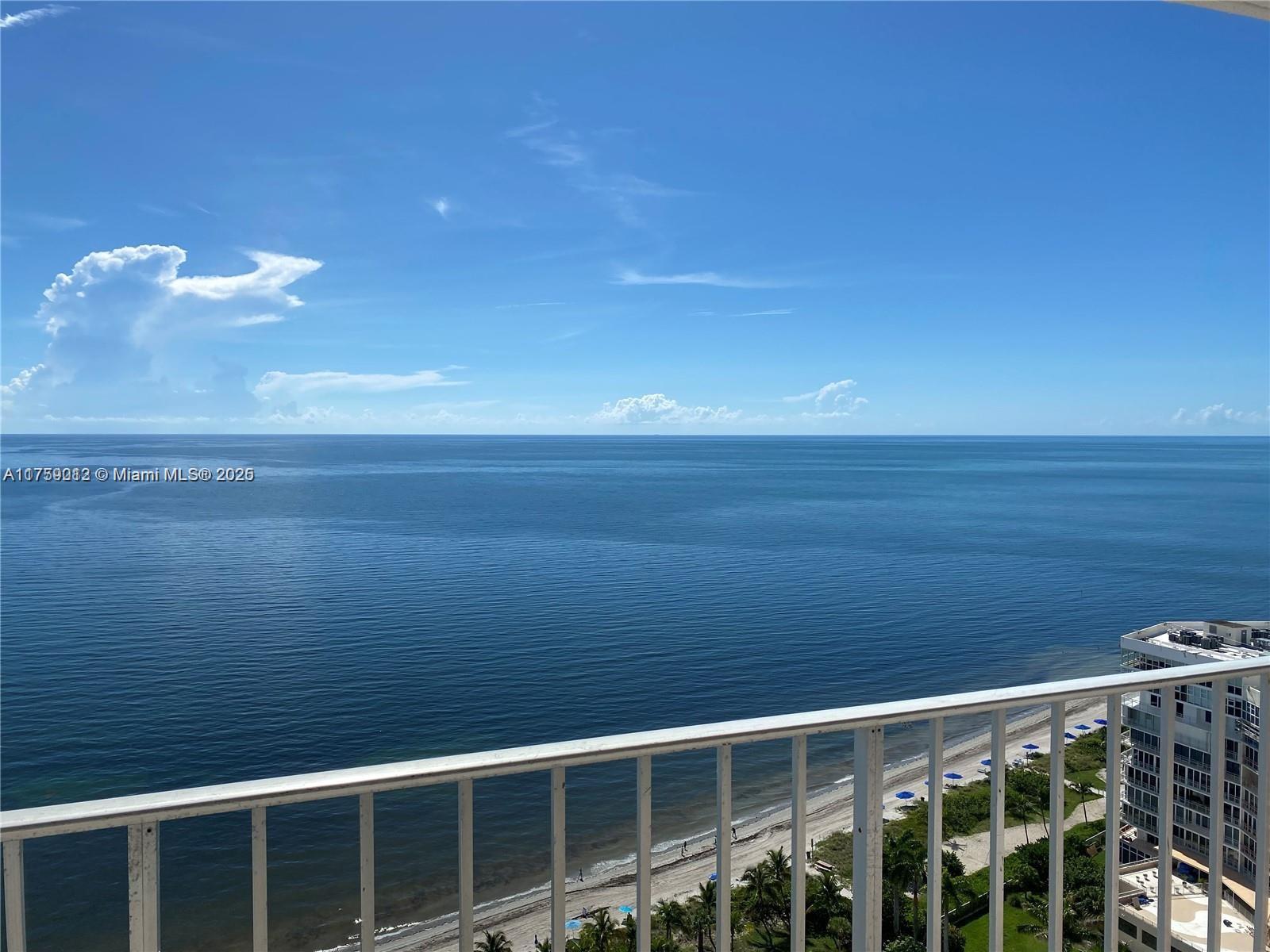 881 Ocean Dr 22f Property Photo 3