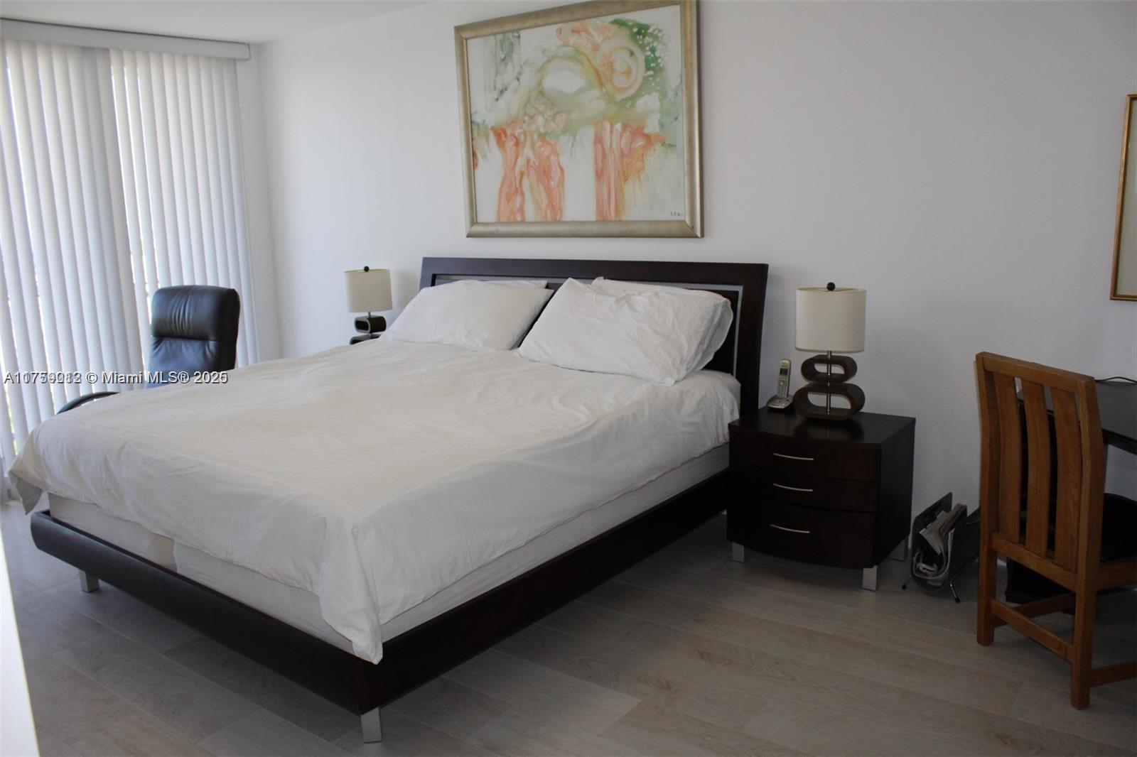881 Ocean Dr 22f Property Photo 8