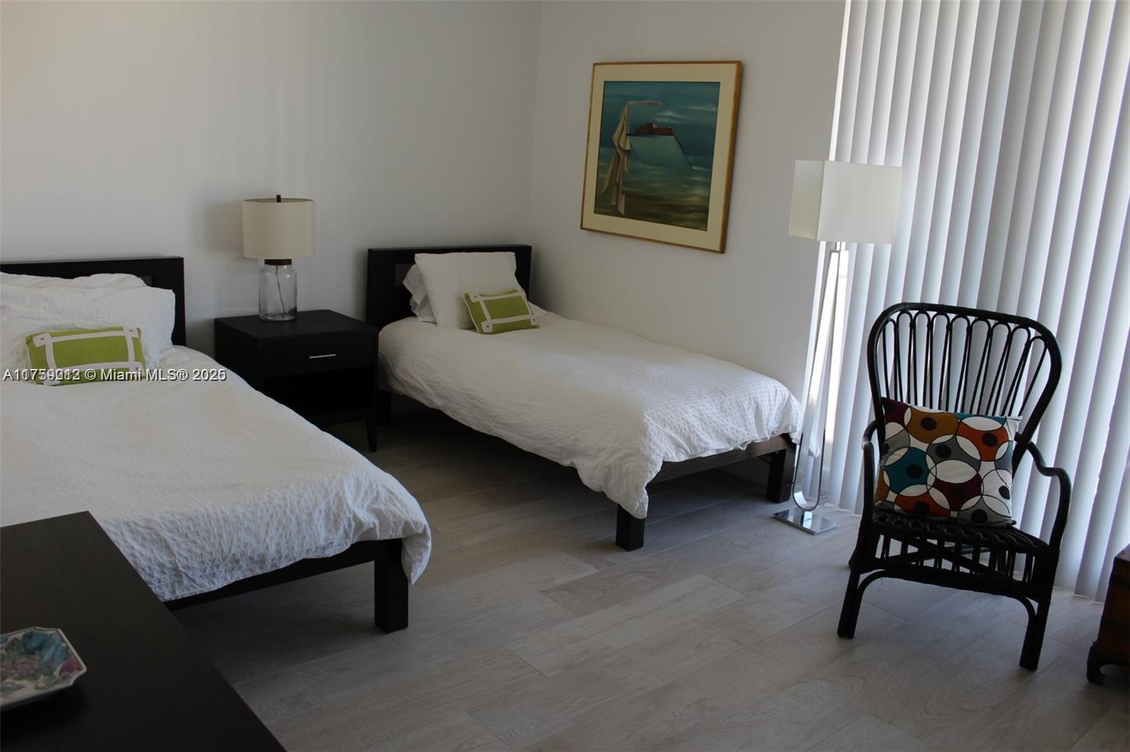 881 Ocean Dr 22f Property Photo 9