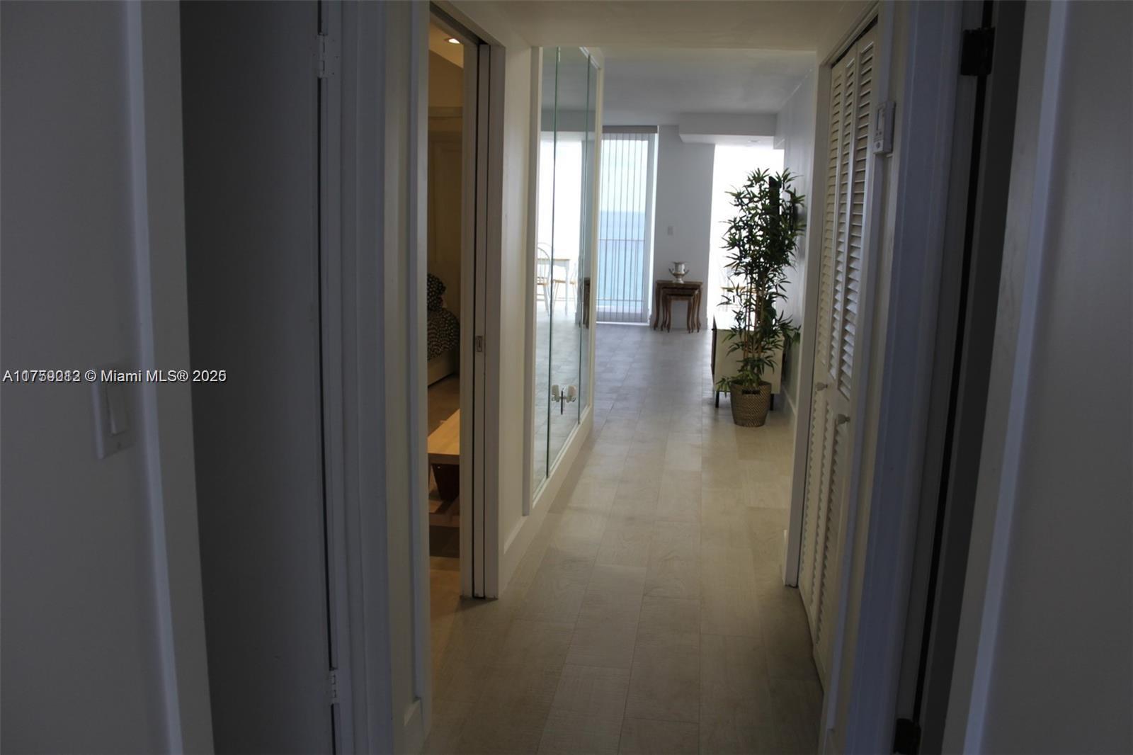 881 Ocean Dr 22f Property Photo 15