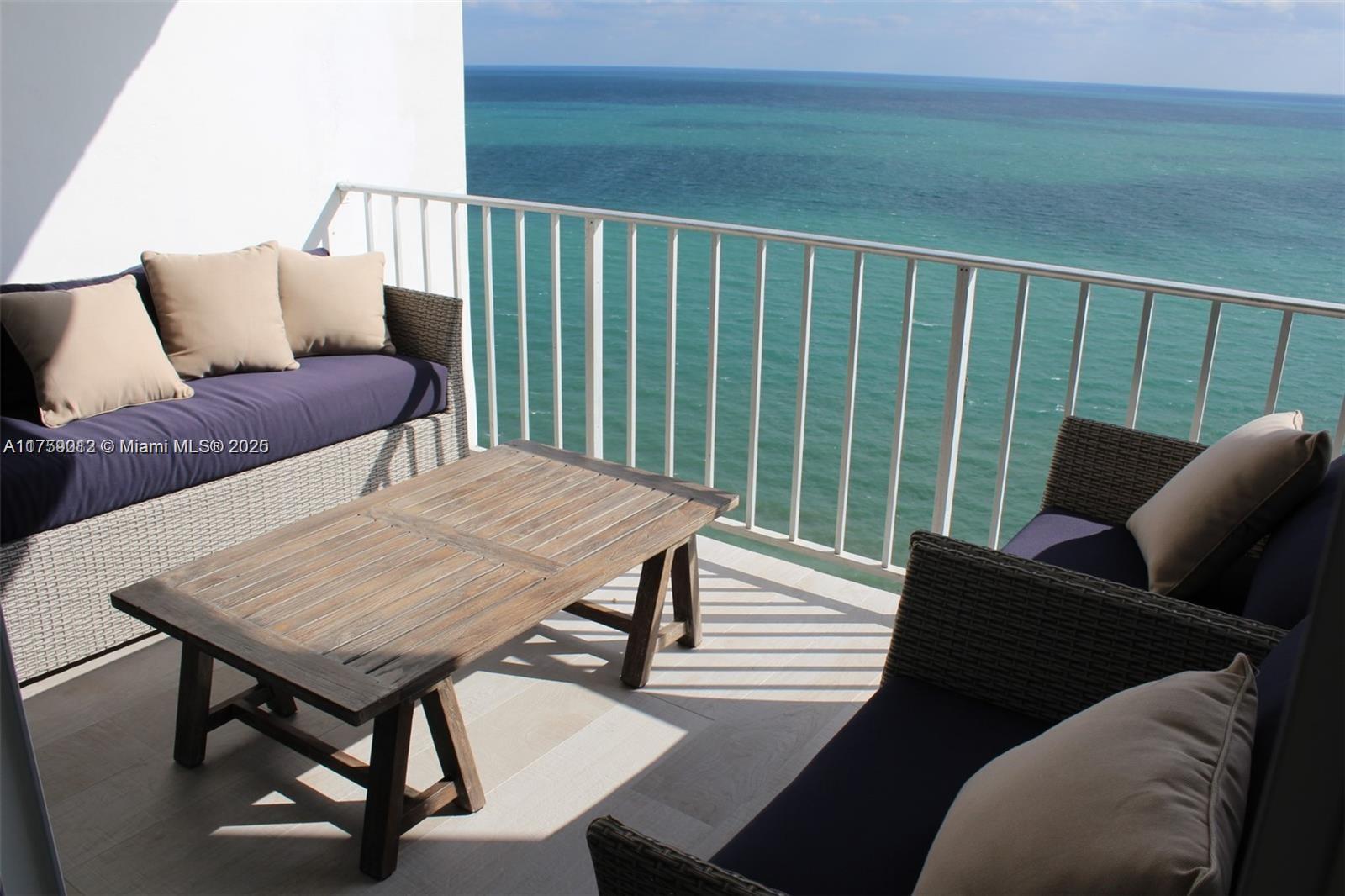 881 Ocean Dr 22f Property Photo 18