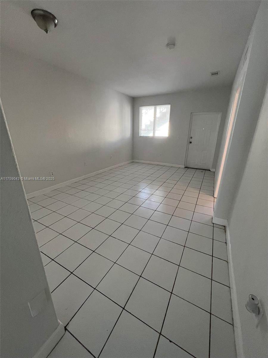 2650 Se 16th Ter 101 Property Photo 5