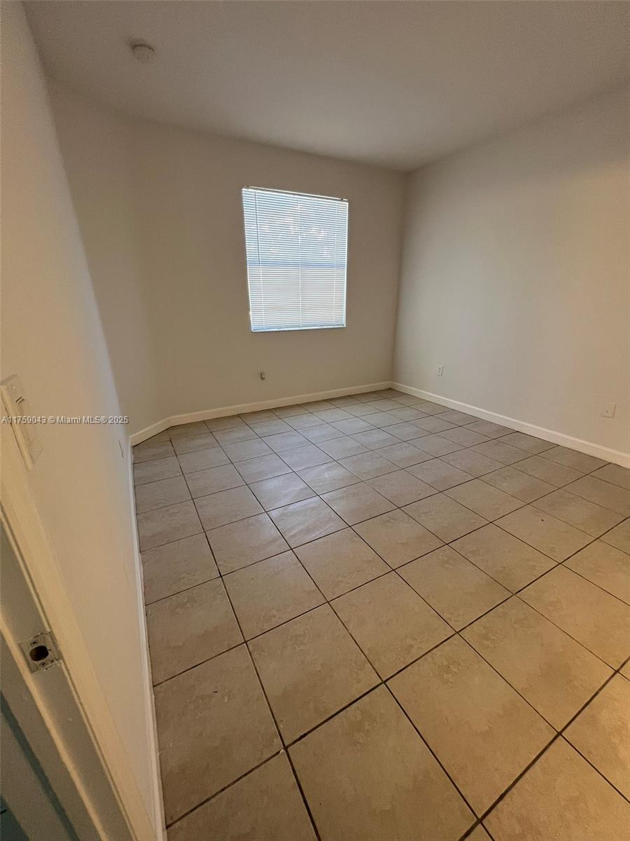 2650 Se 16th Ter 101 Property Photo 6