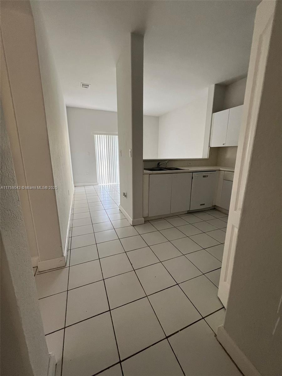 2650 Se 16th Ter 101 Property Photo 11