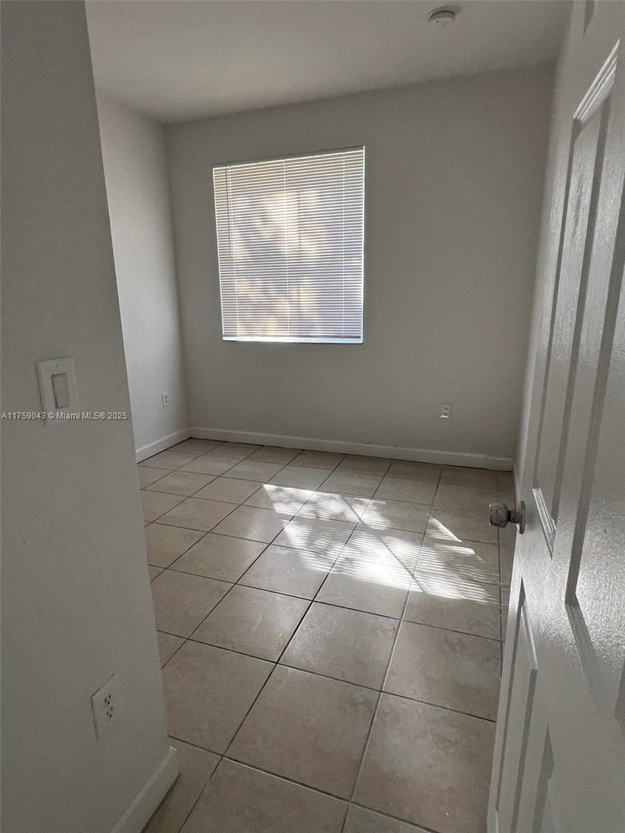 2650 Se 16th Ter 101 Property Photo 27