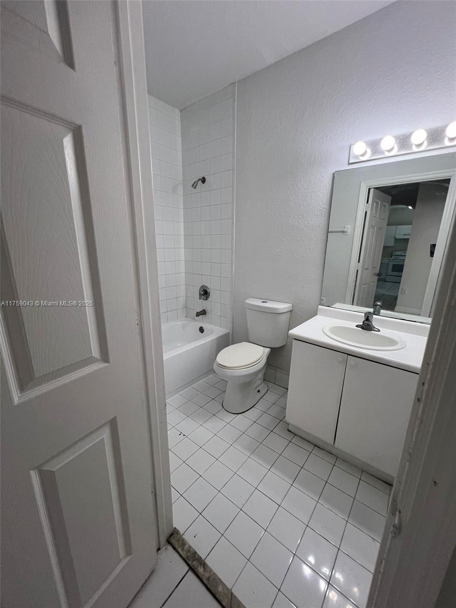 2650 Se 16th Ter 101 Property Photo 29
