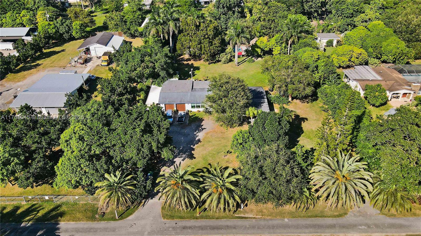 16625 Sw 236th St Property Photo 7