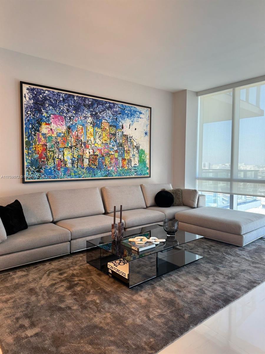 851 Ne 1st Ave 1401 Property Photo 4