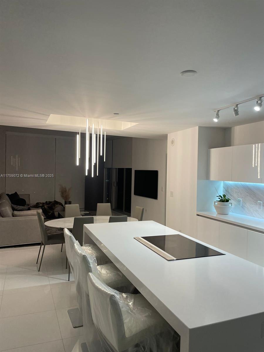 851 Ne 1st Ave 1401 Property Photo 5