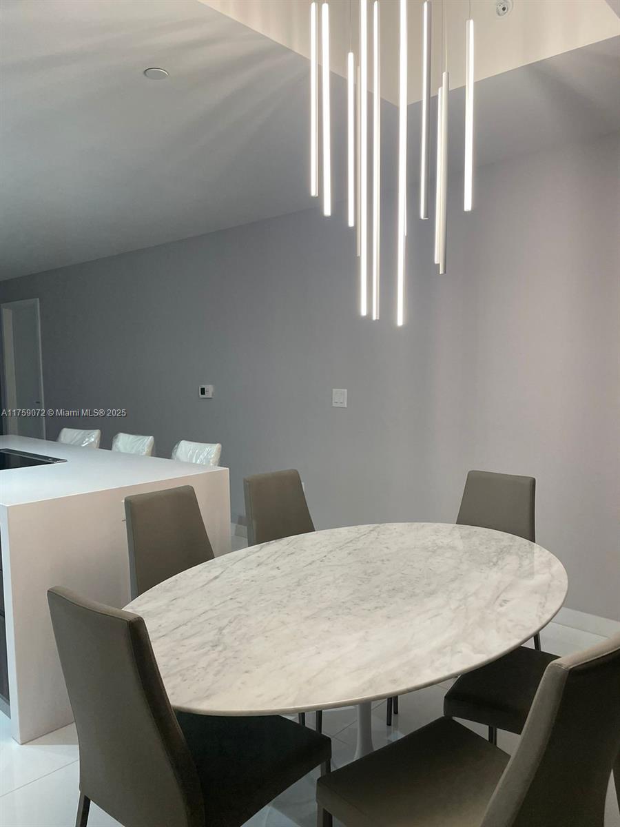 851 Ne 1st Ave 1401 Property Photo 9