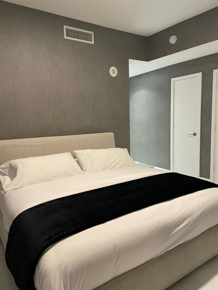 851 Ne 1st Ave 1401 Property Photo 12