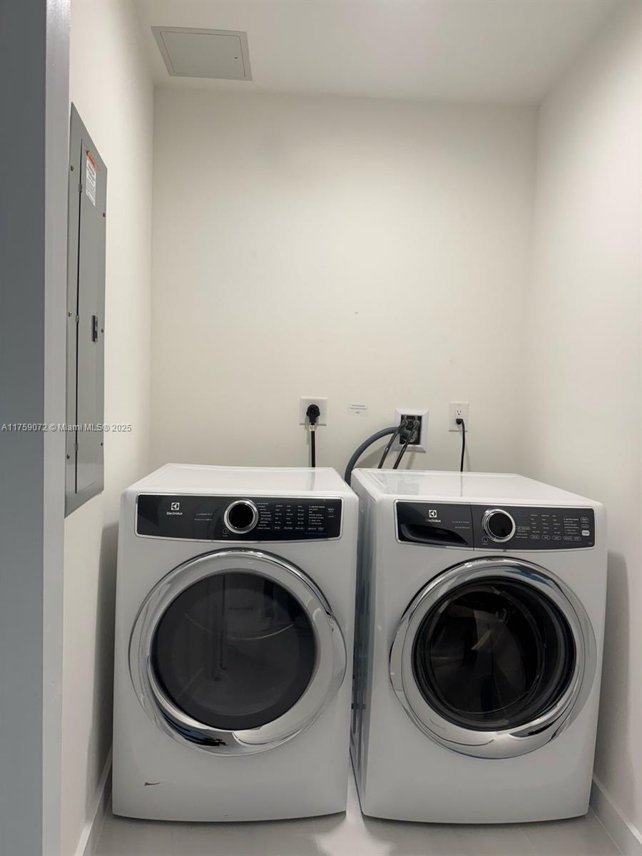 851 Ne 1st Ave 1401 Property Photo 19