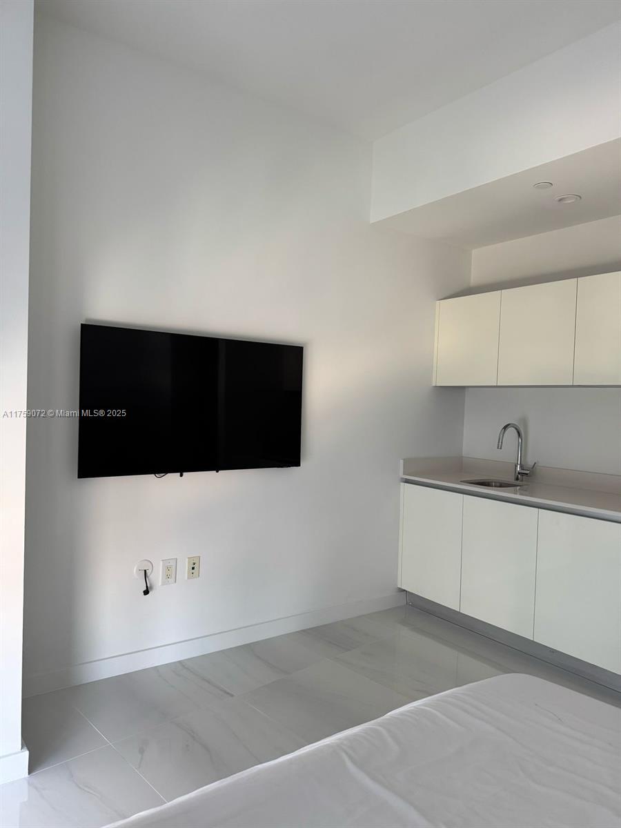 851 Ne 1st Ave 1401 Property Photo 20