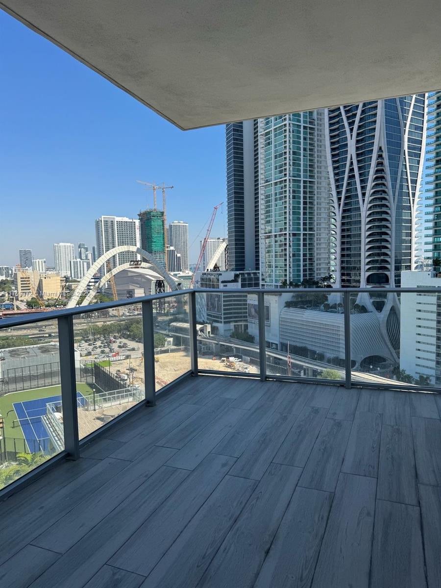 851 Ne 1st Ave 1401 Property Photo 31