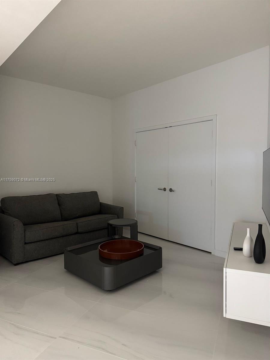 851 Ne 1st Ave 1401 Property Photo 37