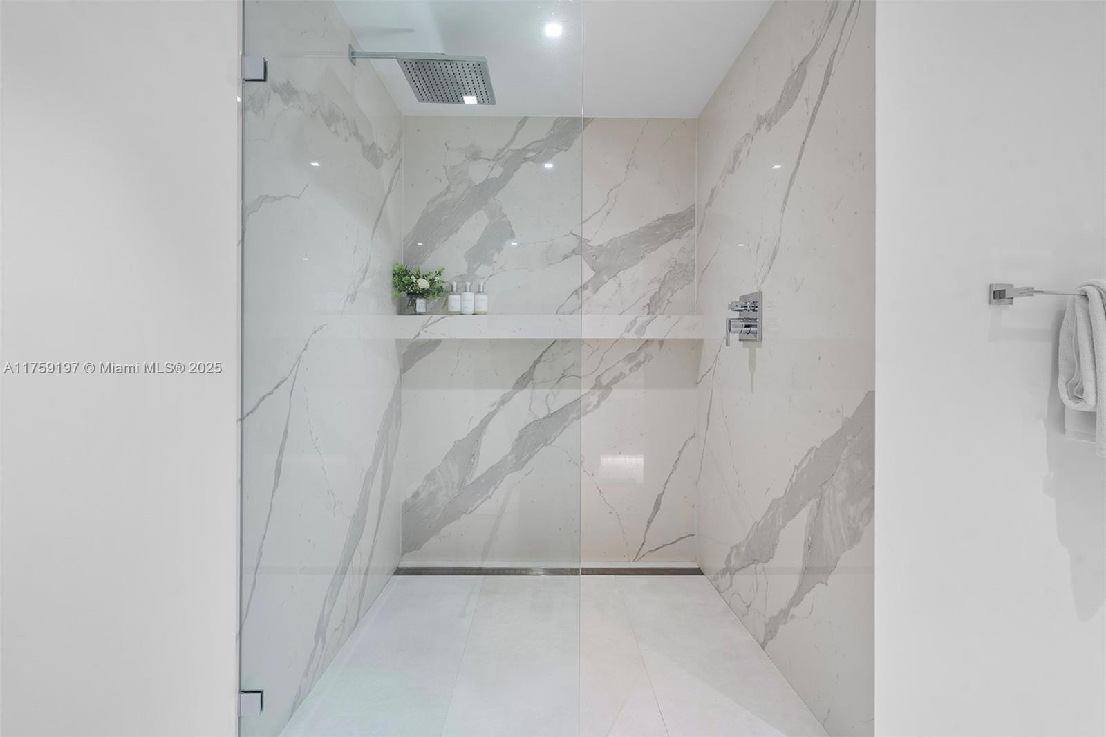 A11759197 Property Photo 21