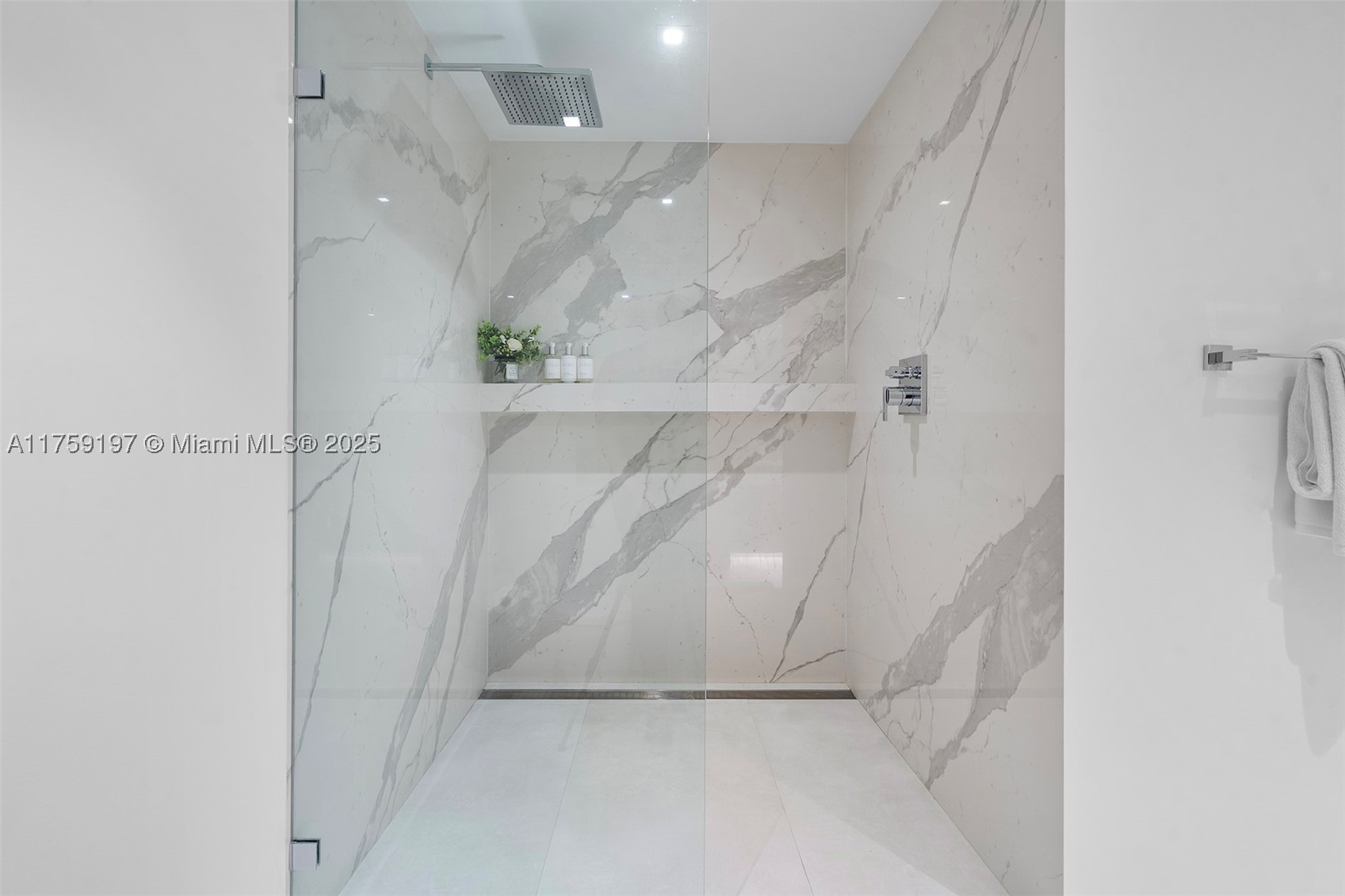A11759197 Property Photo 21