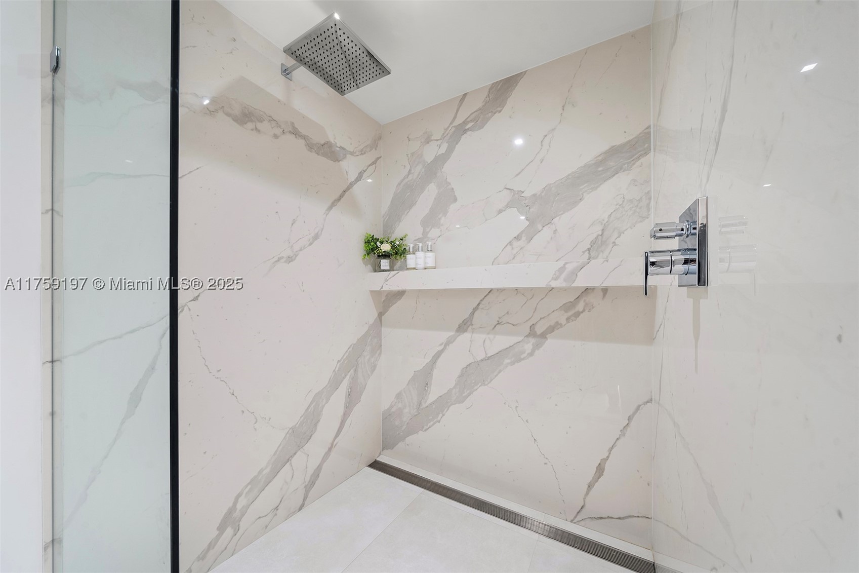 A11759197 Property Photo 23