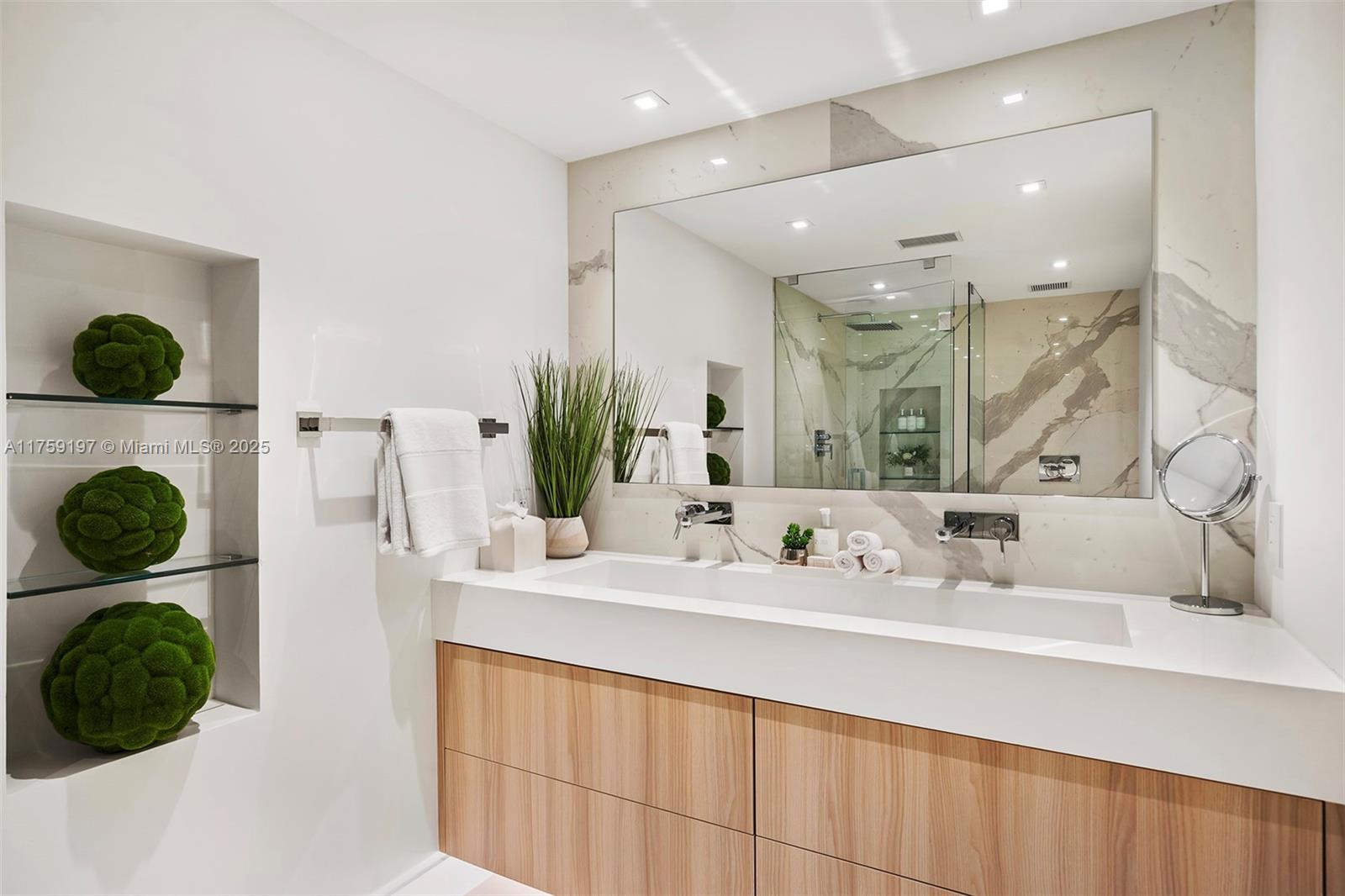 A11759197 Property Photo 34