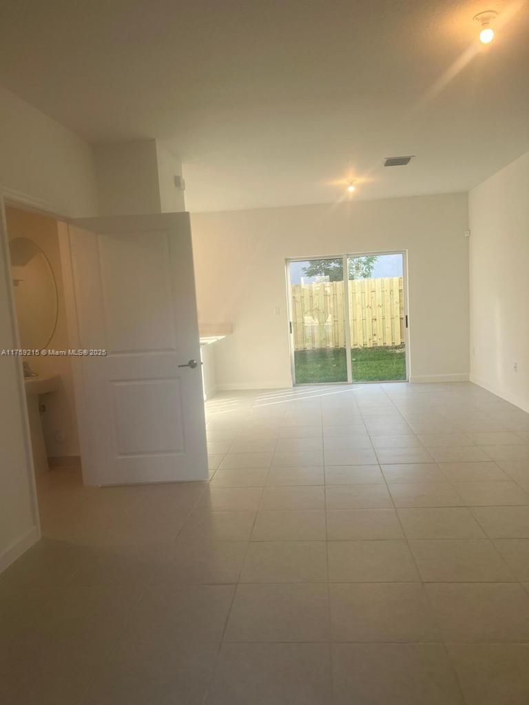 2624 Se 10th St 0 Property Photo 4