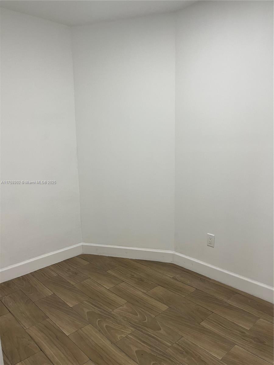 181 Sw 52nd Ter 0 Property Photo 6