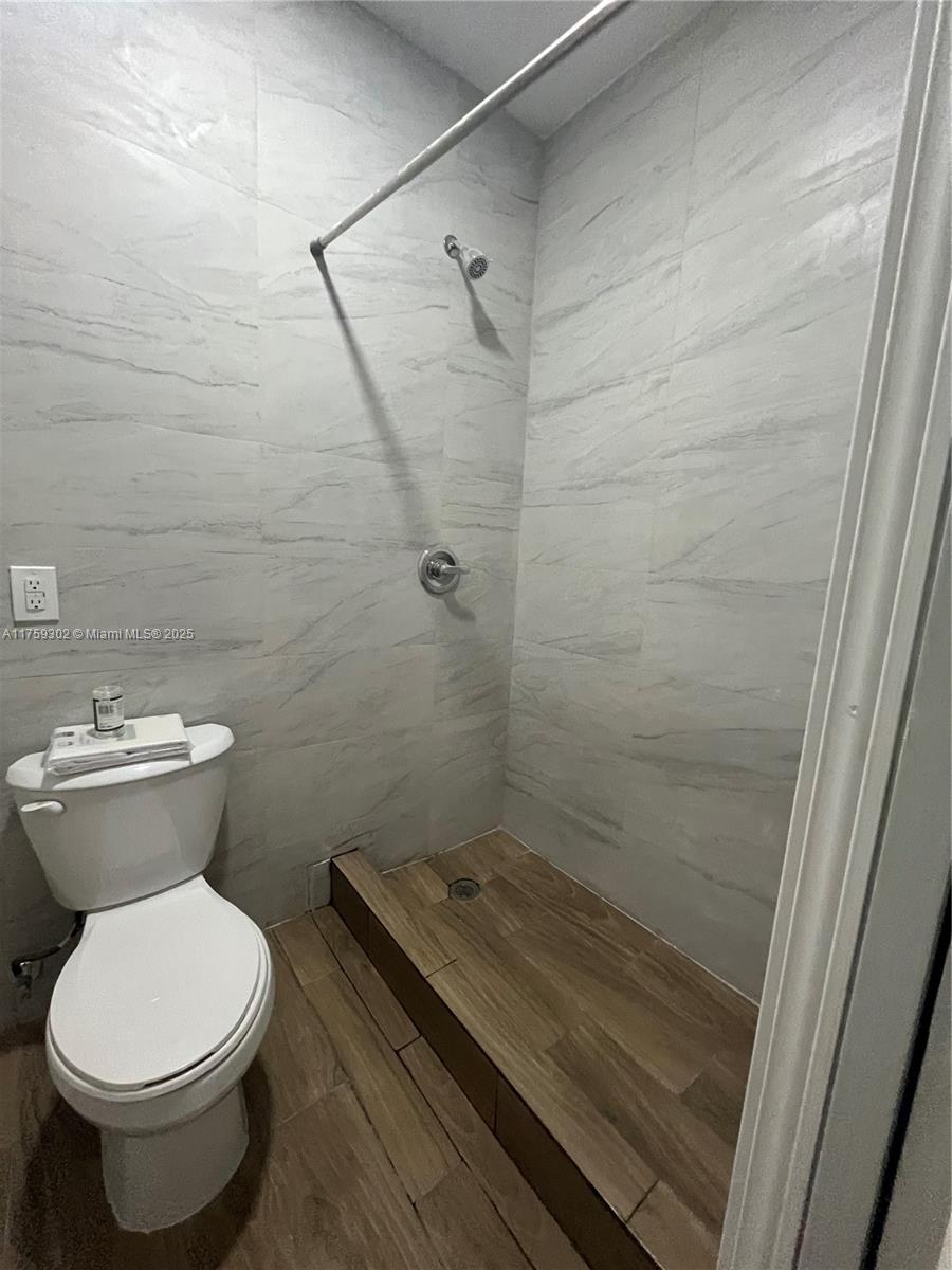 181 Sw 52nd Ter 0 Property Photo 9