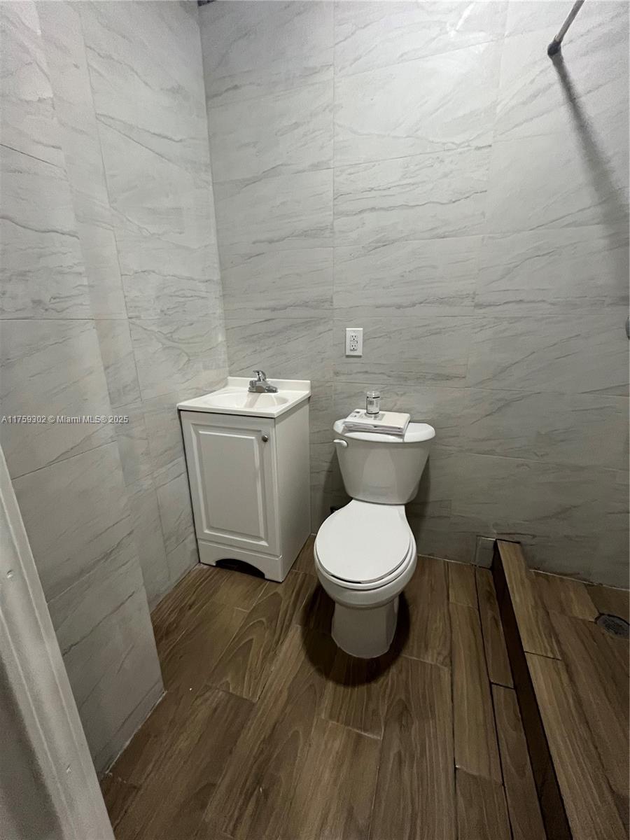 181 Sw 52nd Ter 0 Property Photo 11