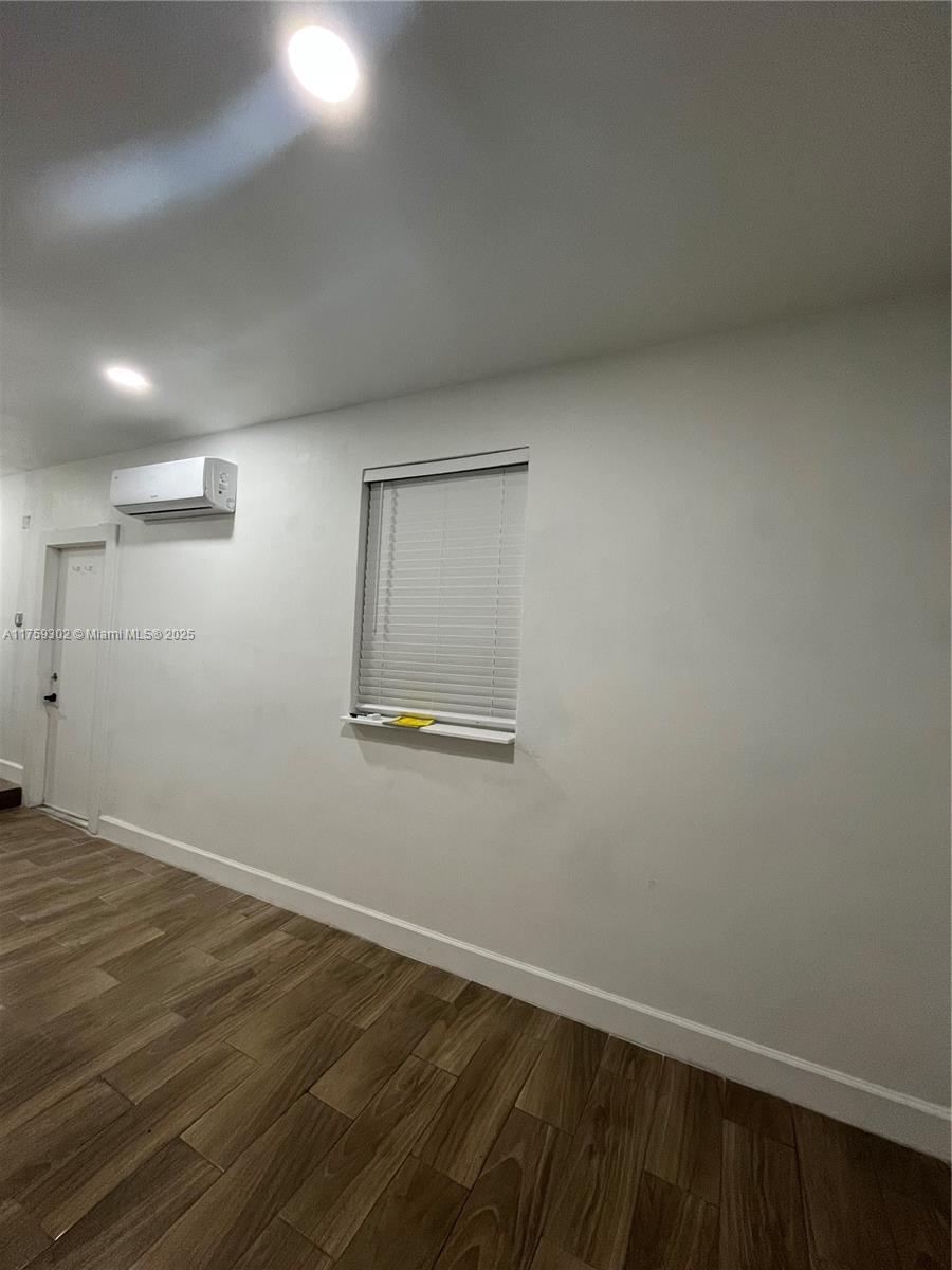 181 Sw 52nd Ter 0 Property Photo 12