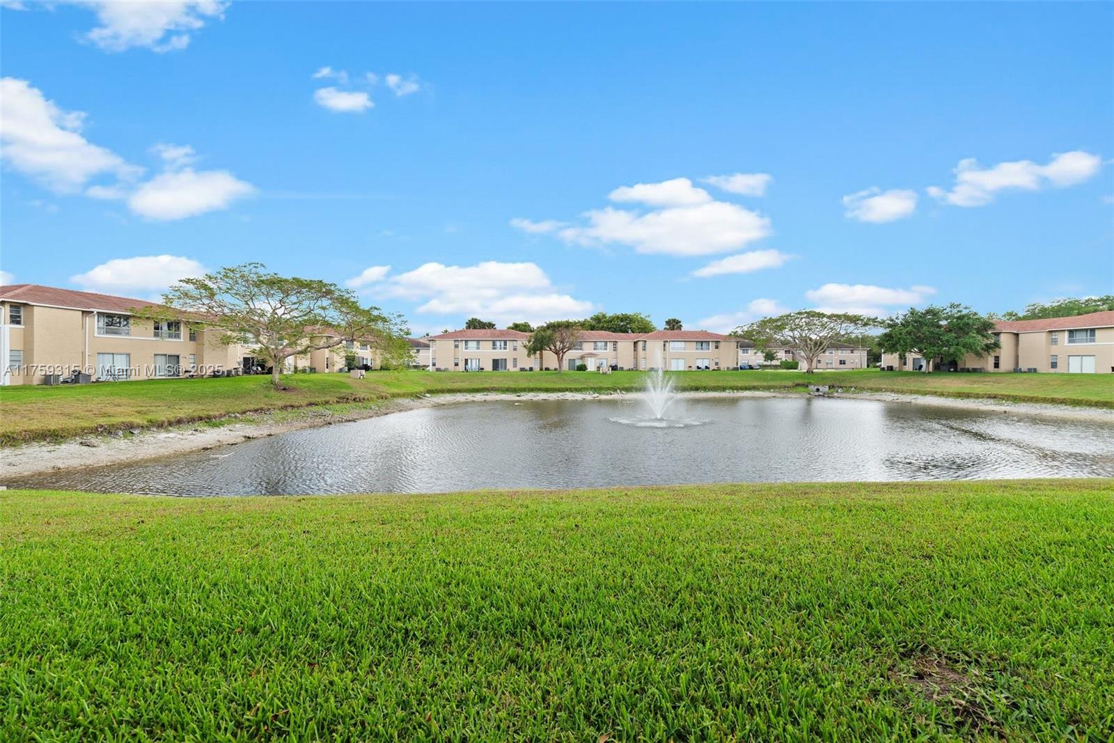10102 Twin Lakes Dr 4-a Property Photo