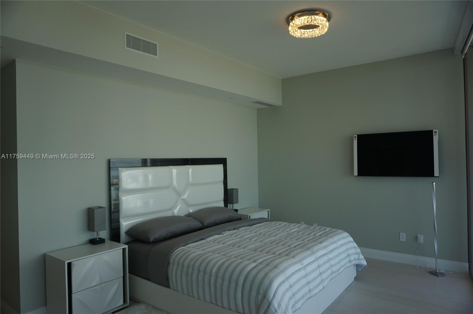 18975 Se Collins Ave 3405 Property Photo 25