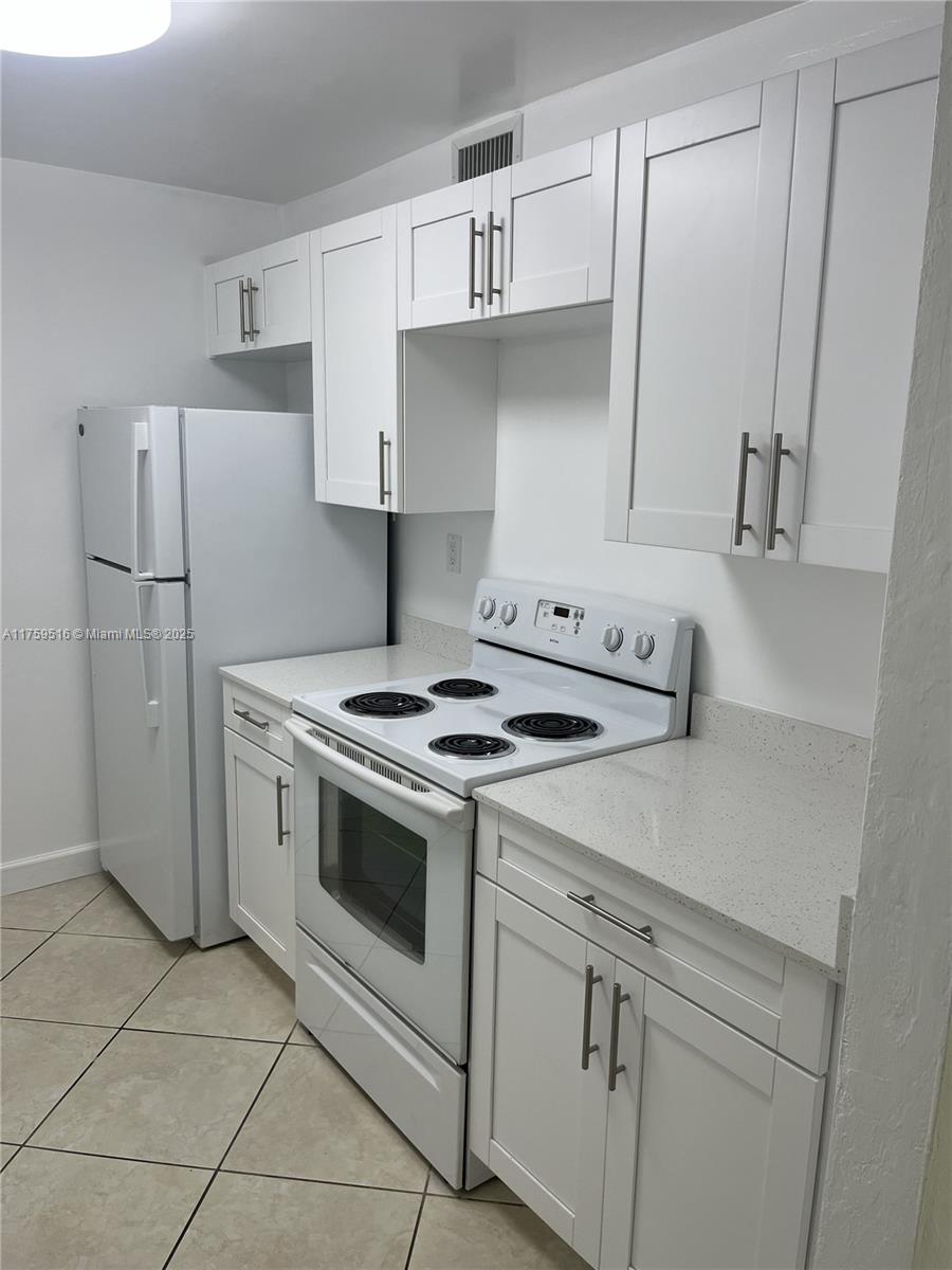 10802 N Kendall Dr P1 Property Photo 4