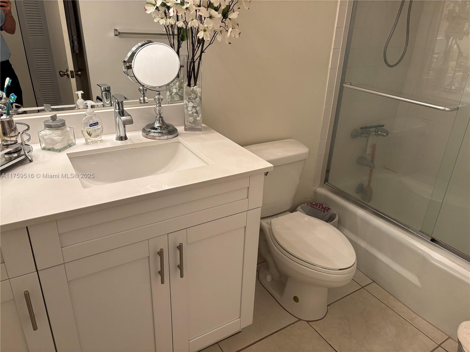 10802 N Kendall Dr P1 Property Photo 8