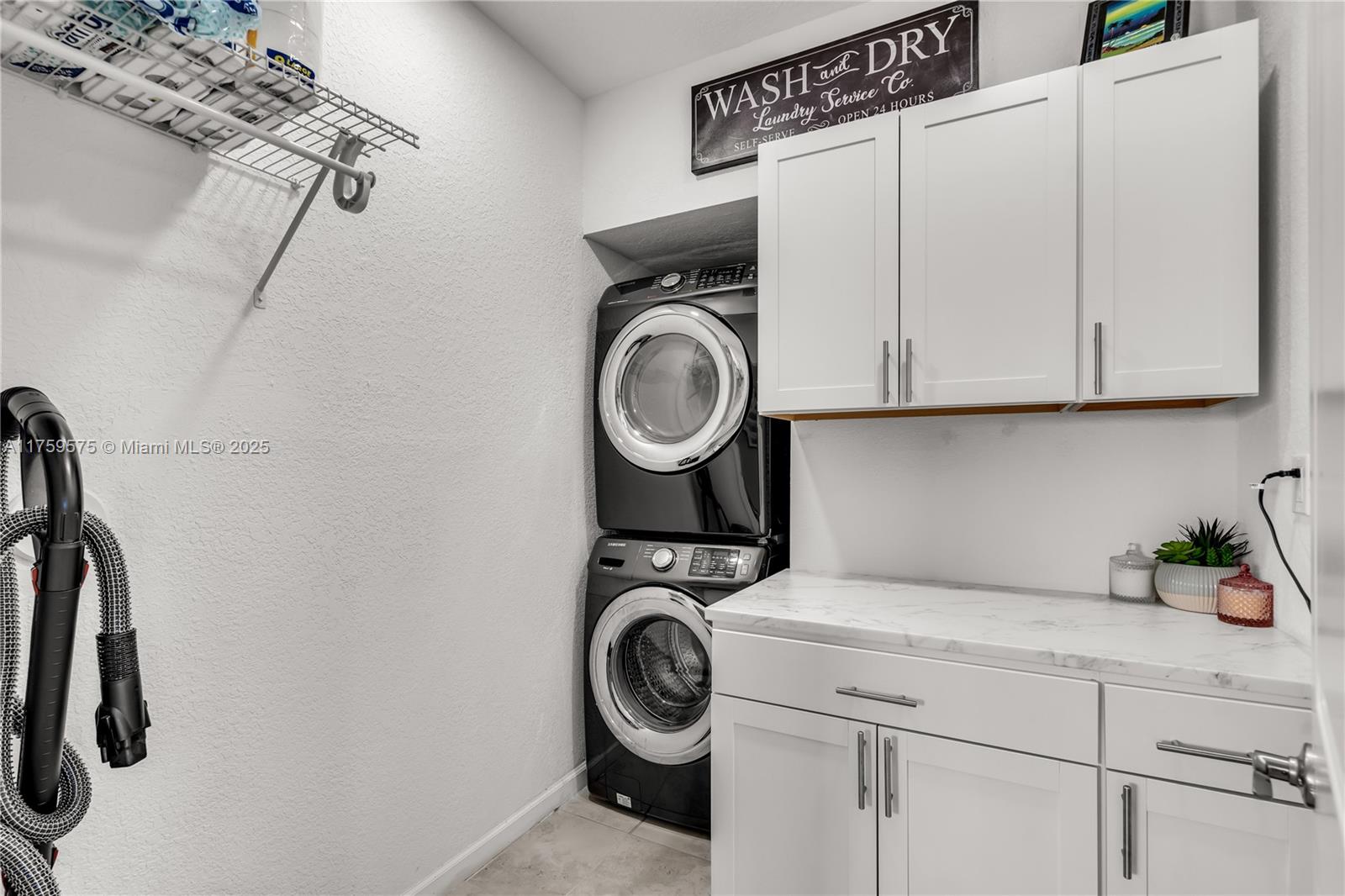 2548 Se 1st St Property Photo 19