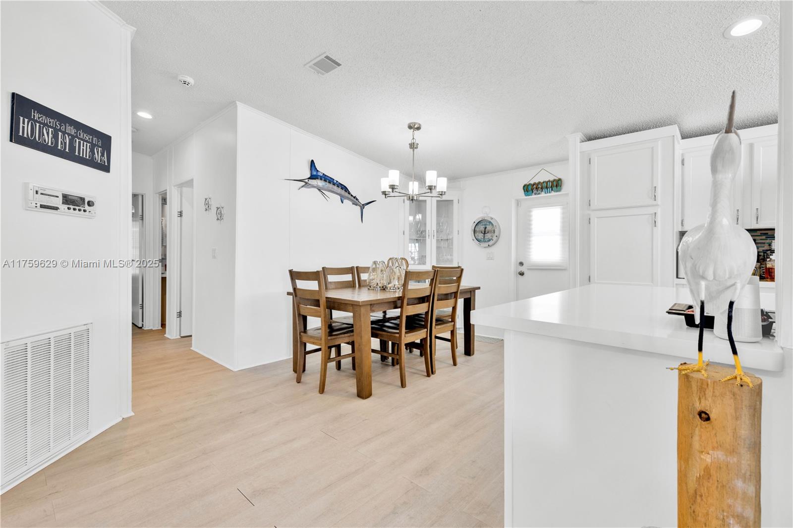 1612 Monmouth Ln Property Photo 14