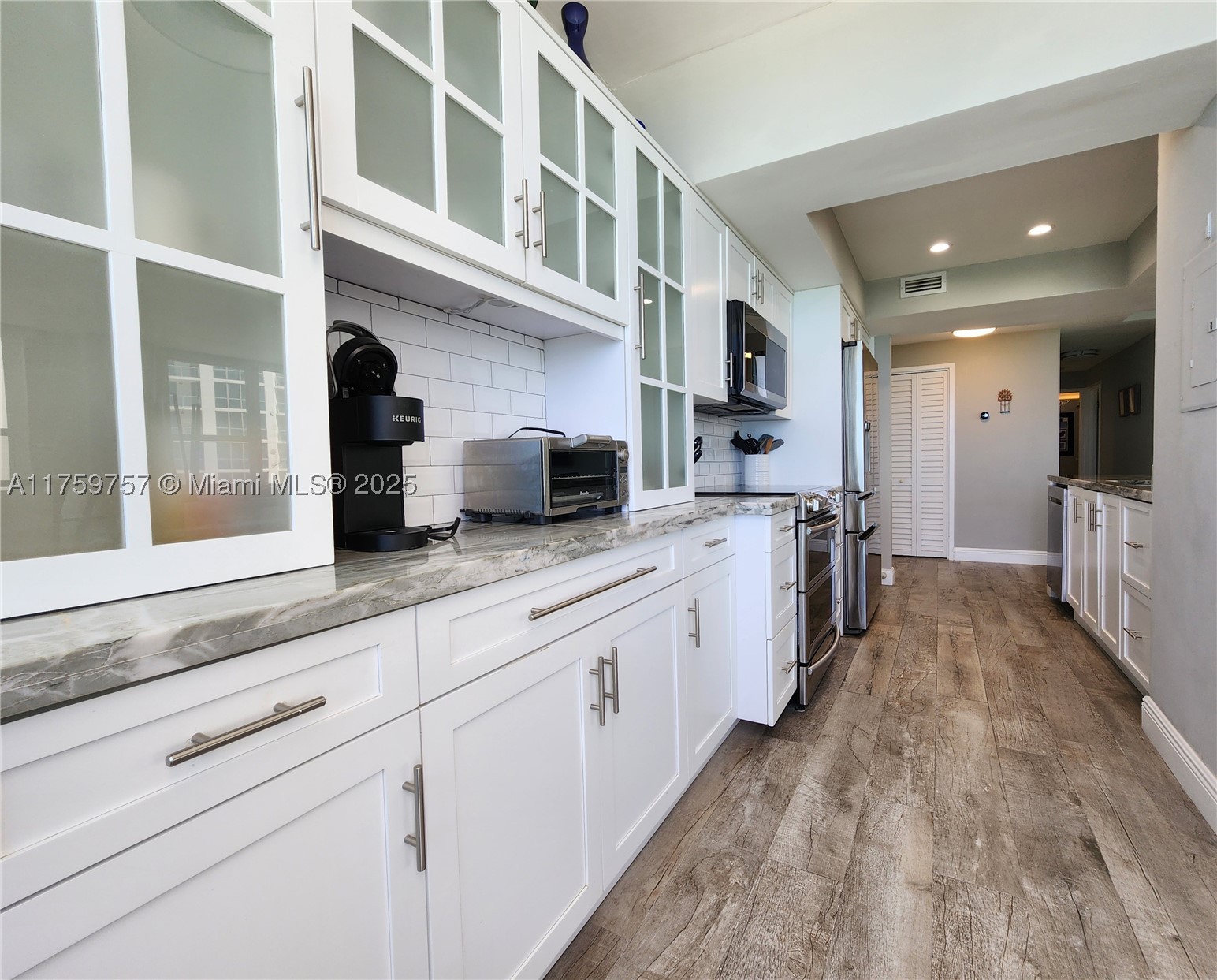 3505 S Ocean Dr 612 Property Photo 18