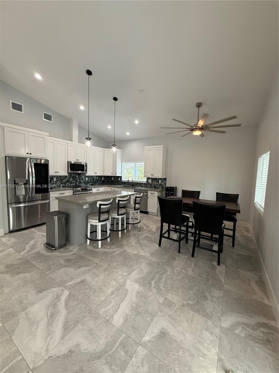 811 La Paloma Rd Property Photo 3