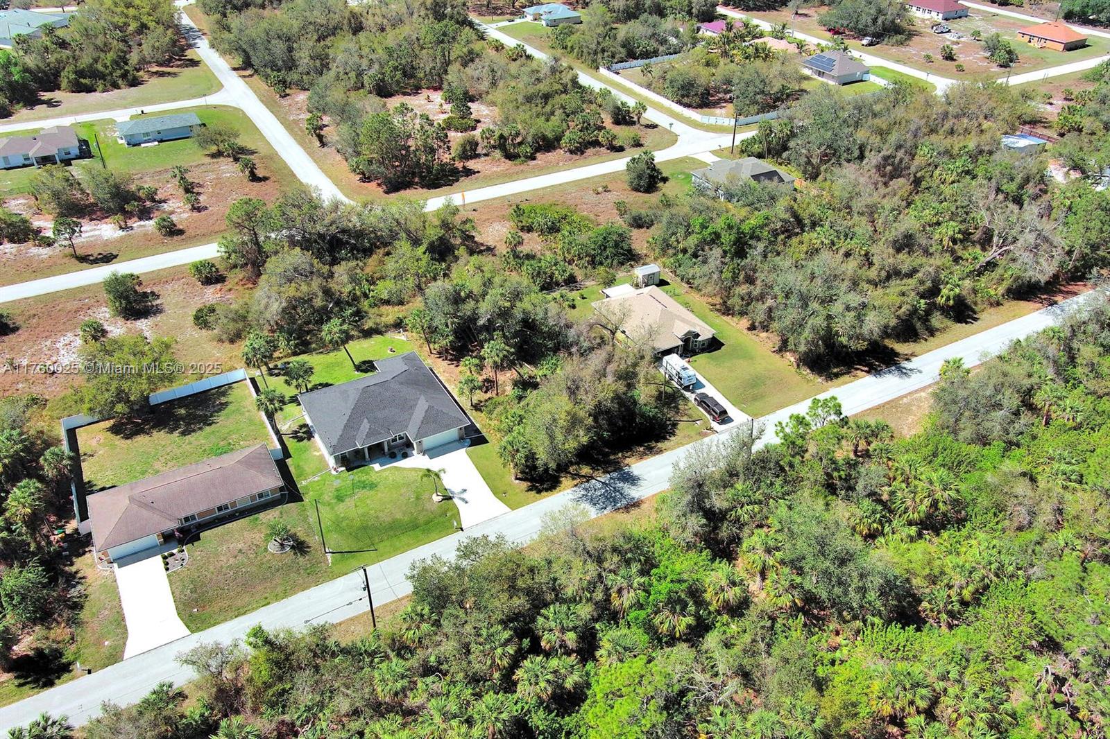 205 Ferdon Cir Property Photo 15