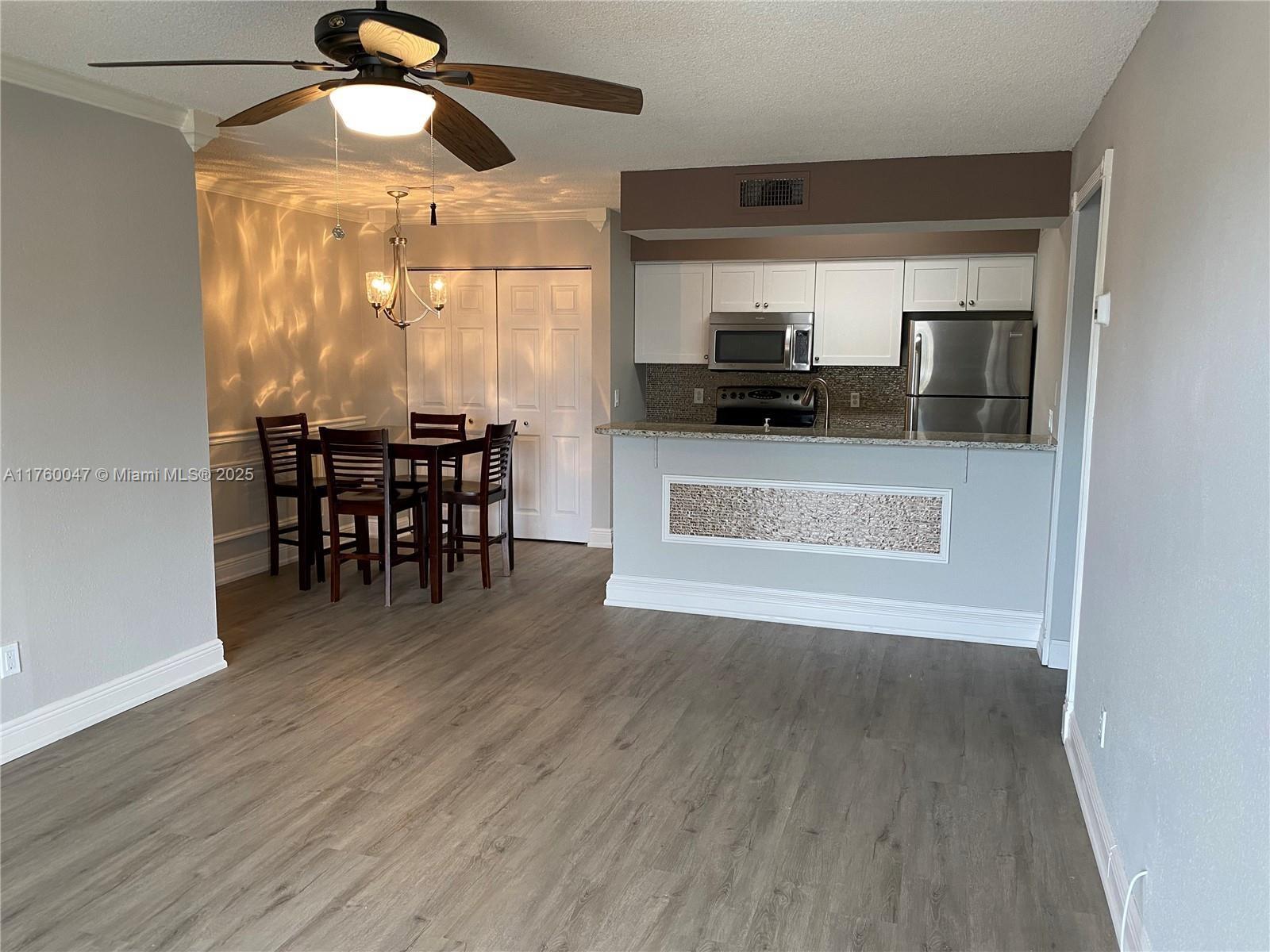 5321 Summerlin Rd 2109 Property Photo 2
