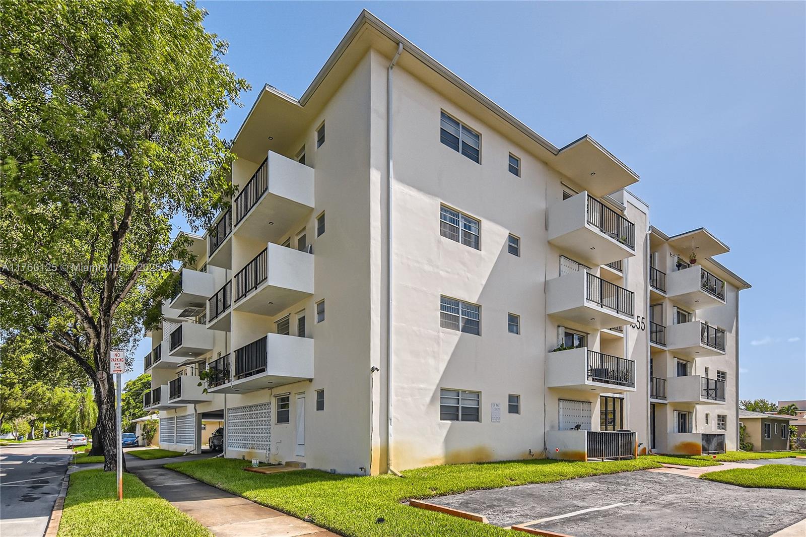 1855 Plunkett St 406 Property Photo 1