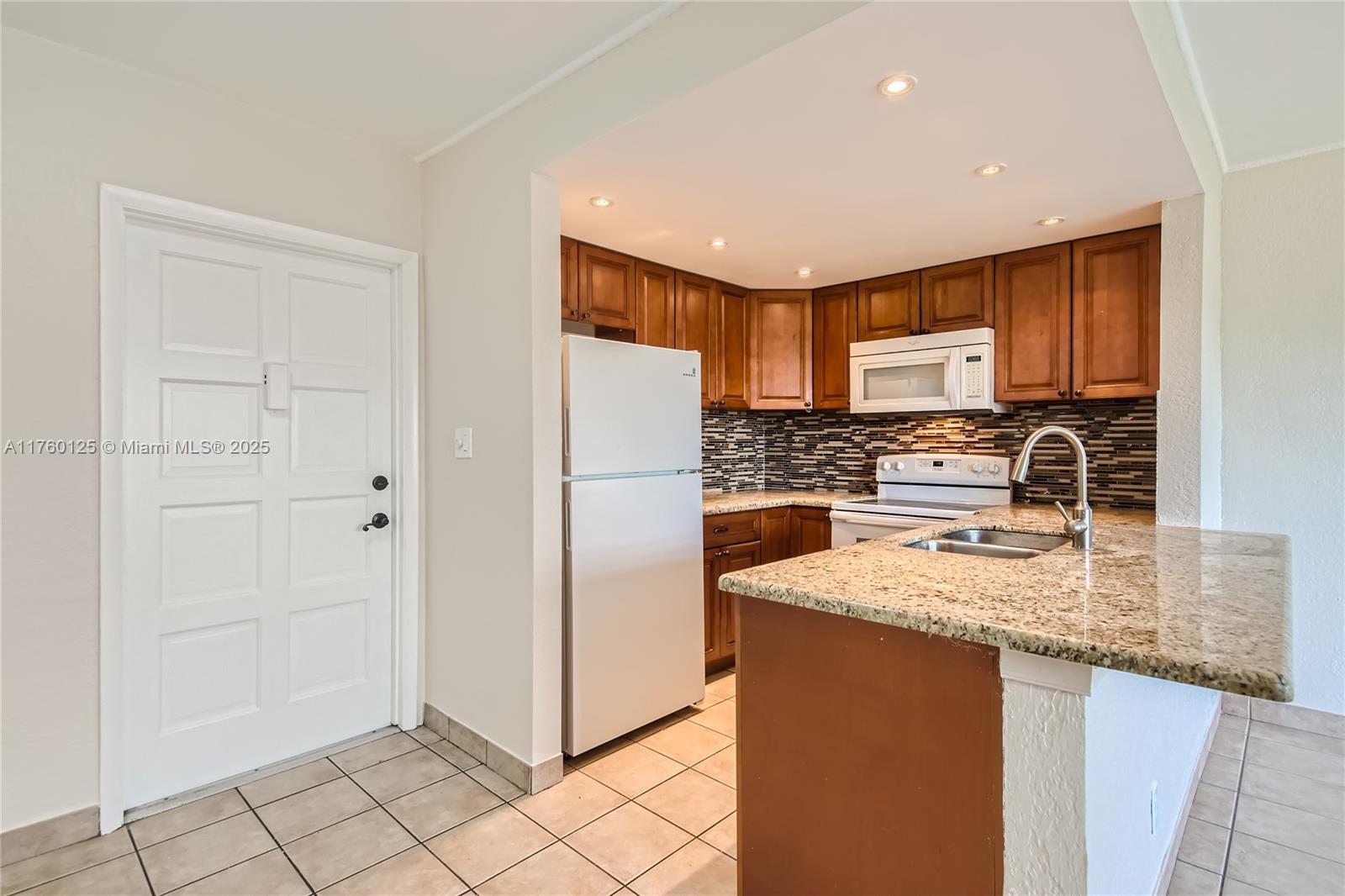 1855 Plunkett St 406 Property Photo 3