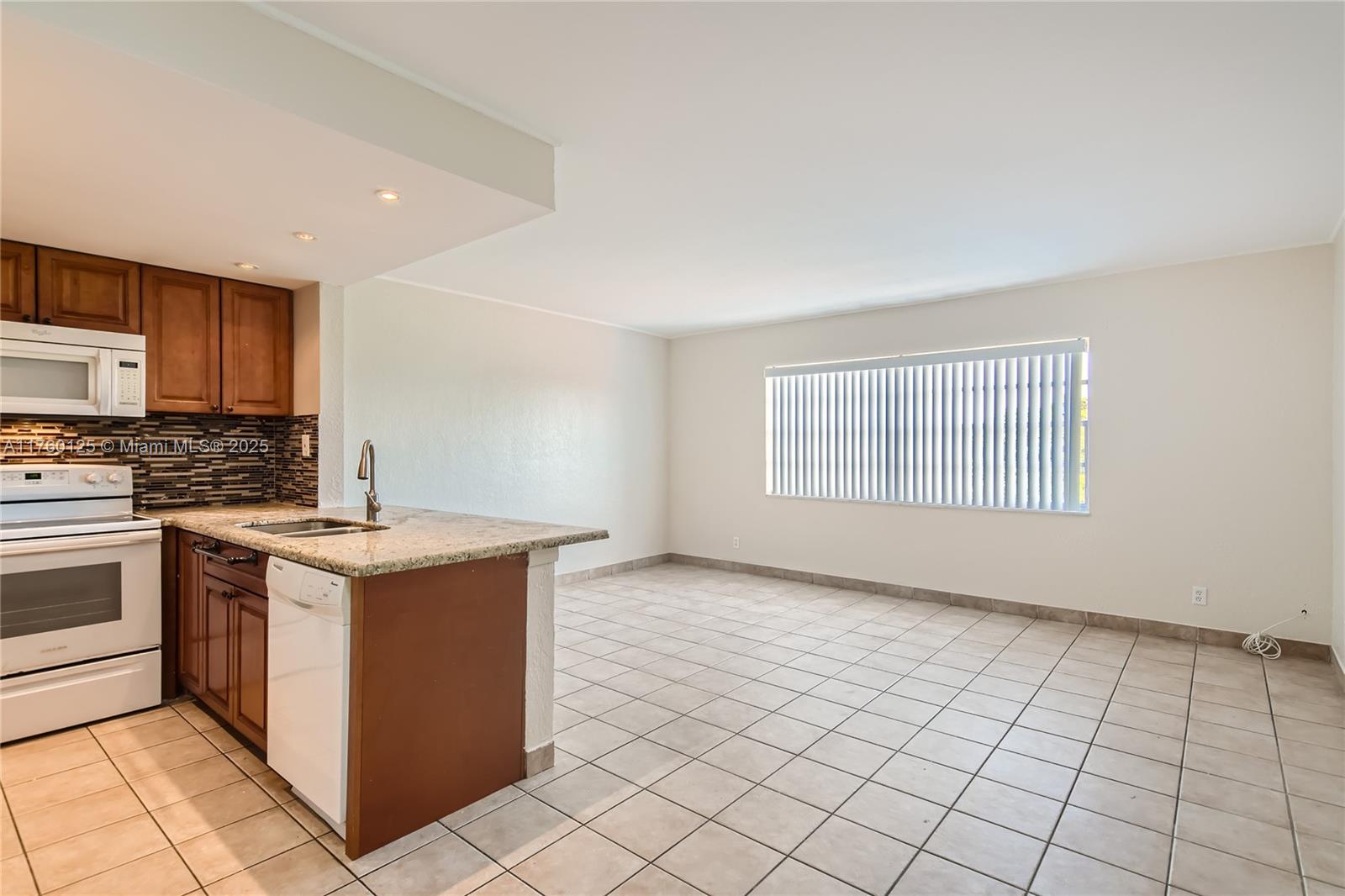 1855 Plunkett St 406 Property Photo 4
